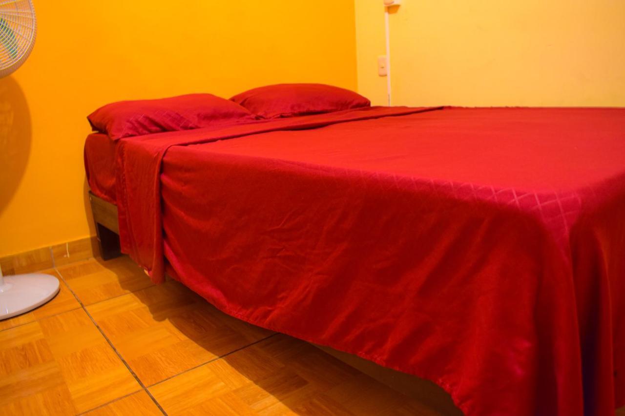 Passion Hostel - Barranco Lima Bagian luar foto