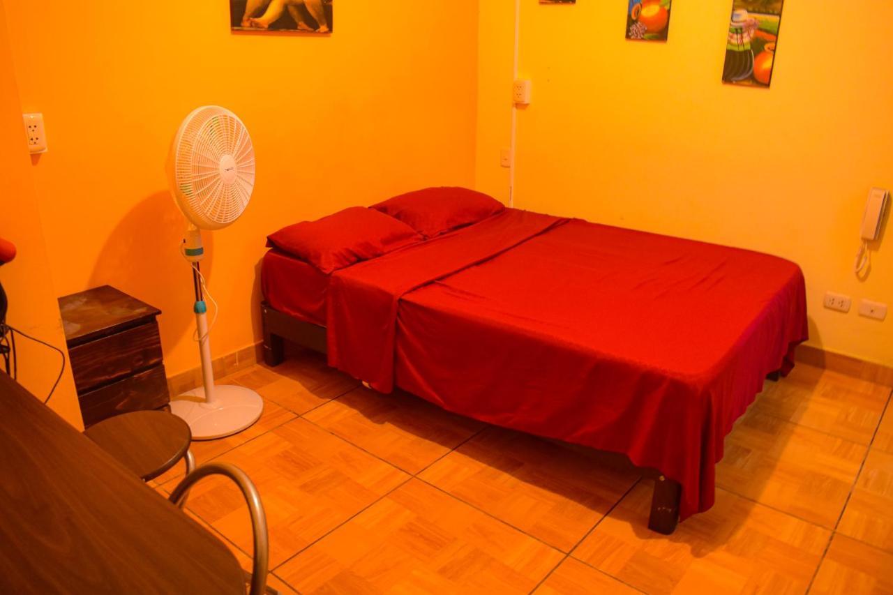 Passion Hostel - Barranco Lima Bagian luar foto